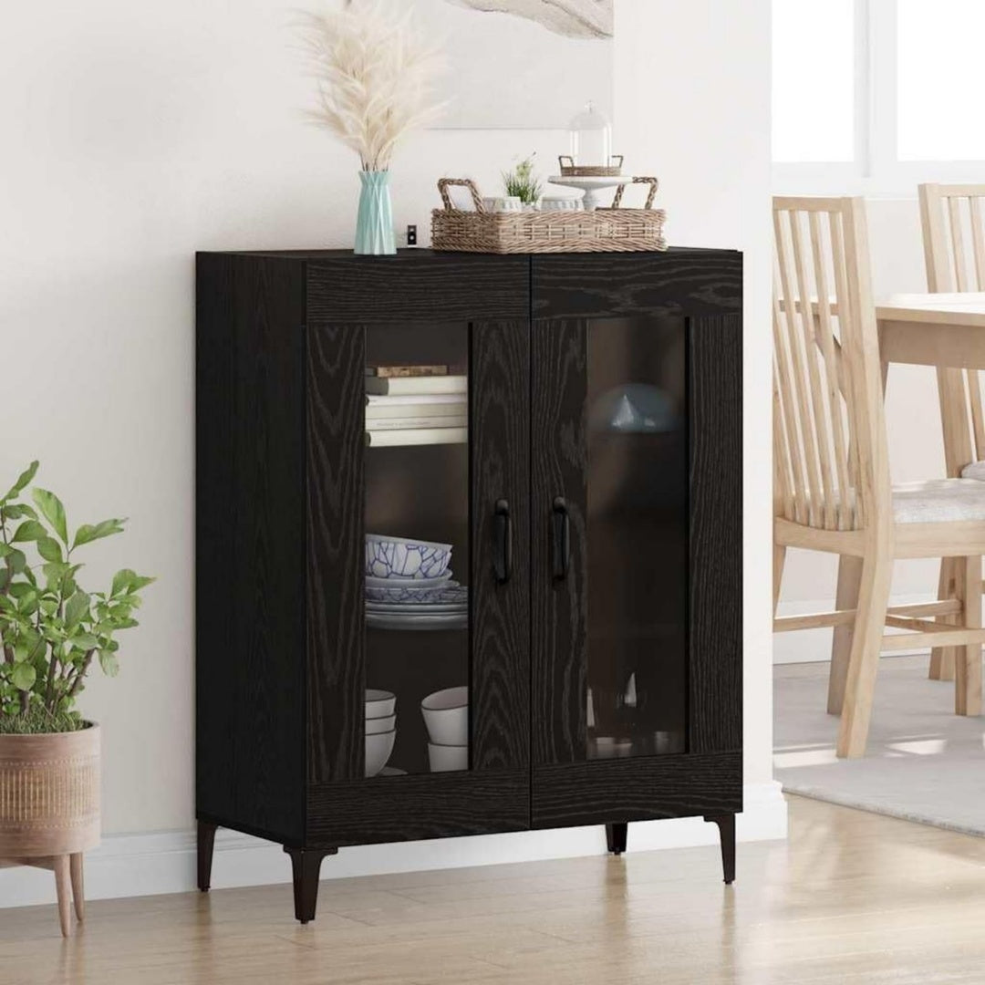 Glastueren und geschlossenen Stauraum an dem Sideboard