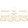 Ein Metallgestell praegt das Sideboard in Gold