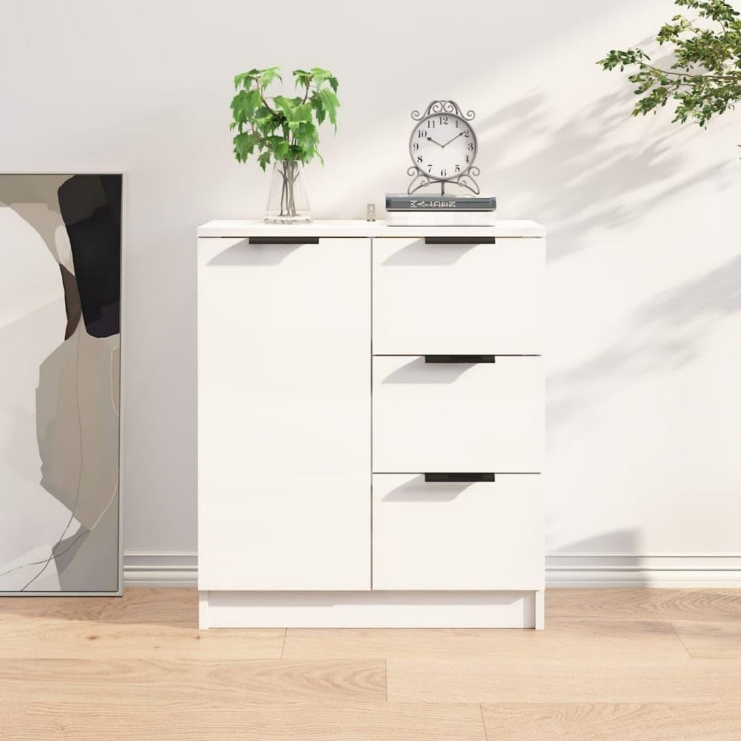 Glaenzende Oberflaechen ergaenzen das Sideboard mit den Massen 60 x 30 x 70 cm
