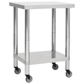 Rollen praegen die Gestaltung von dem Sideboard