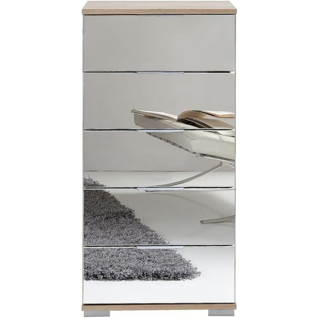 Sideboard aus Holzwerkstoff zeigt einen Spiegel
