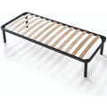 Der Lattenrost misst 140 x 190 cm in Naturbraun und Schwarz